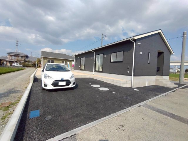柳川市大和町徳益の新築一戸建の駐車場