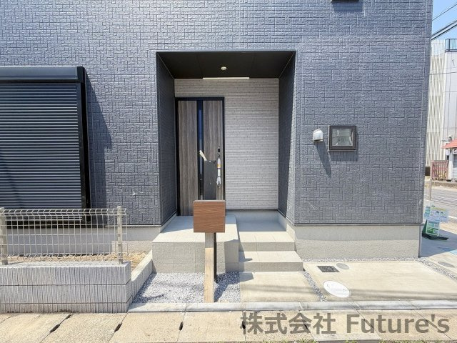三郷市戸ケ崎1丁目　新築戸建　全1棟のエントランス|現地の写真になります。