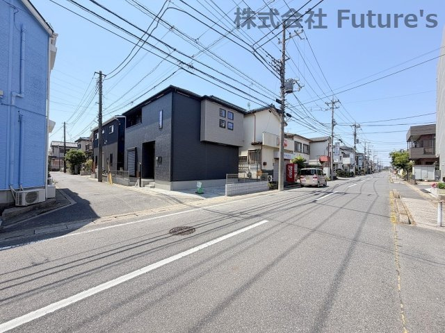 三郷市戸ケ崎1丁目　新築戸建　全1棟の前面道路含む現地写真|前面道路含む現地写真です。
