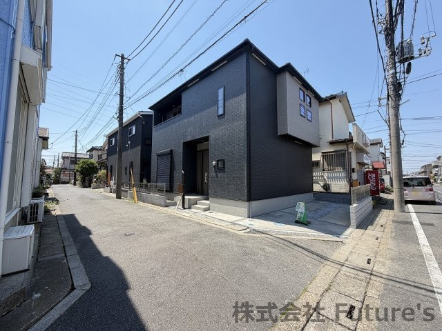 三郷市戸ケ崎1丁目　新築戸建　全1棟の前面道路含む現地写真|前面道路含む現地写真です。