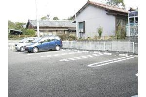 ボーシャルダンＣの駐車場