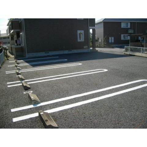 ボーシャルダンＣの駐車場