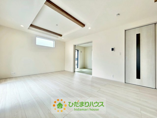 久喜市緑１丁目２期　新築一戸建ての居間・リビング