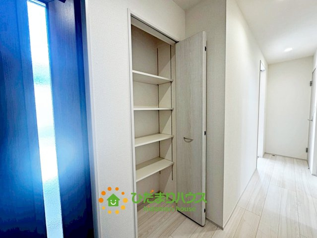 久喜市緑１丁目２期　新築一戸建ての収納