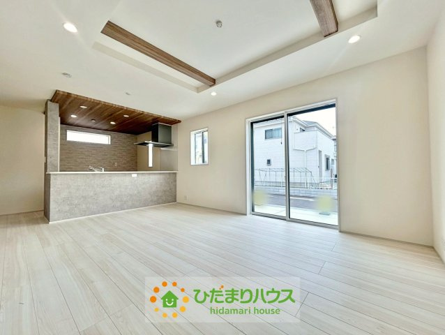 久喜市緑１丁目２期　新築一戸建ての居間・リビング