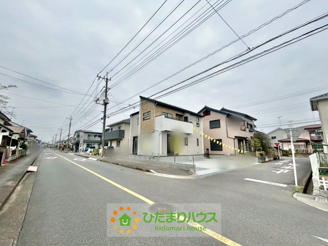 久喜市緑１丁目２期　新築一戸建ての前面道路含む現地写真