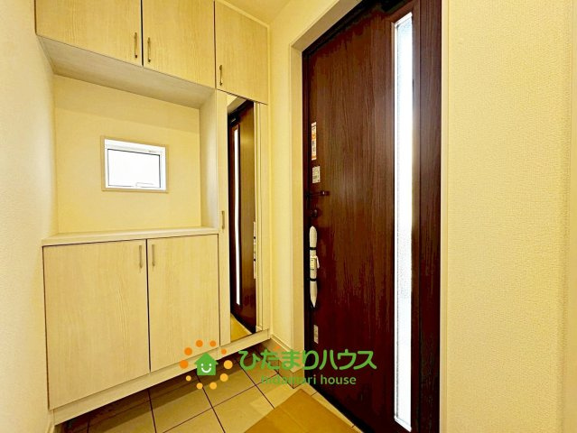 久喜市緑１丁目２期　新築一戸建ての玄関