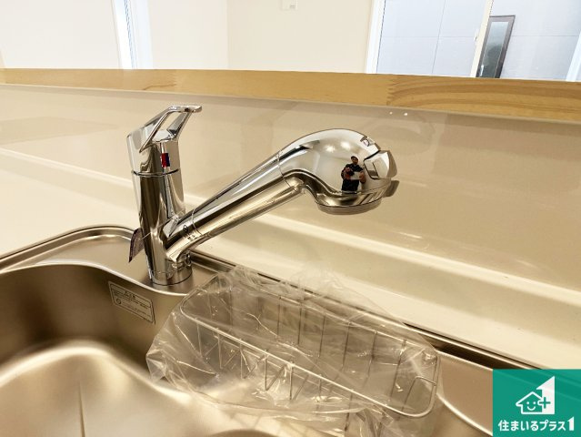 西脇市郷瀬町　第2期　新築一戸建ての設備|浄水器を内蔵！炊飯時、お茶を作る時に安心してお水を使えます！お湯と冷水、浄水と原水、シャワーの切替えもワンタッチです！