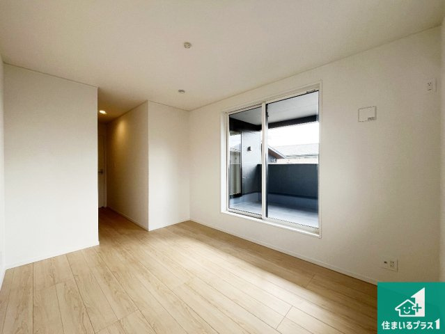 西脇市郷瀬町　第2期　新築一戸建ての洋室|収納スペースが充実しているので子供の成長に合わせてたくさん収納ができます！家族構成に合わせた様々な活用ができる収納！