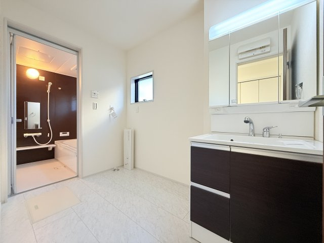 第3小美玉市羽鳥　新築戸建の独立洗面台