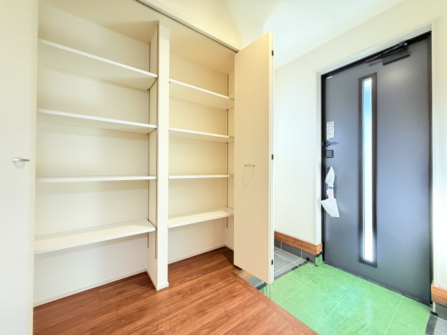 第3小美玉市羽鳥　新築戸建の玄関