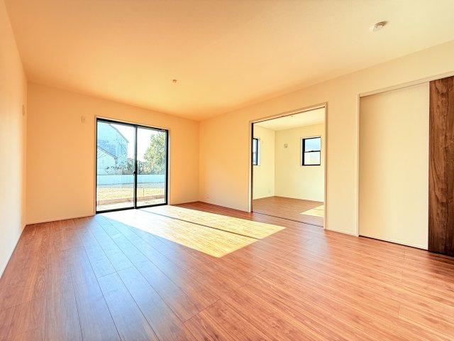 第3小美玉市羽鳥　新築戸建の居間・リビング