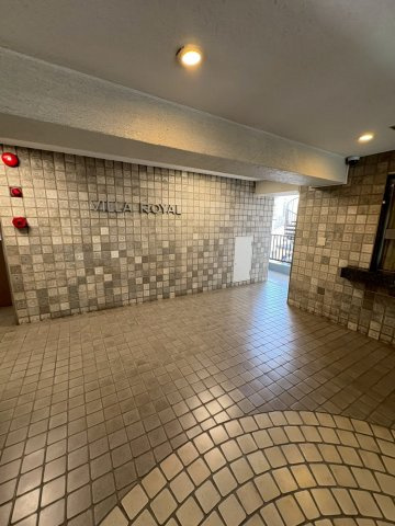 ヴィラロイヤル文京西片のエントランス