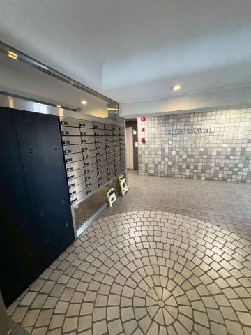 ヴィラロイヤル文京西片のエントランス