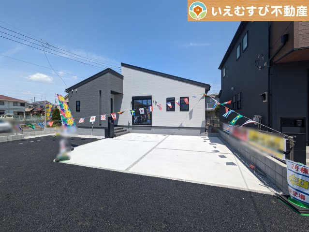 Livele Garden.S　熊谷末広第5の駐車場|2台駐車可能なスペース完備
しっかり舗装してある駐車スペースで天気が悪く足元が悪い日でも乗り降りしやすい♪