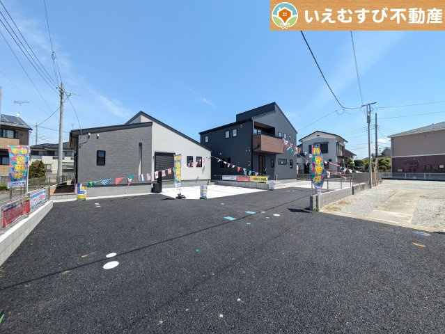 Livele Garden.S　熊谷末広第5の前面道路含む現地写真|充分な広さの前面道路
間口が広くお車の出し入れも問題なく行えるスペースが確保されています♪