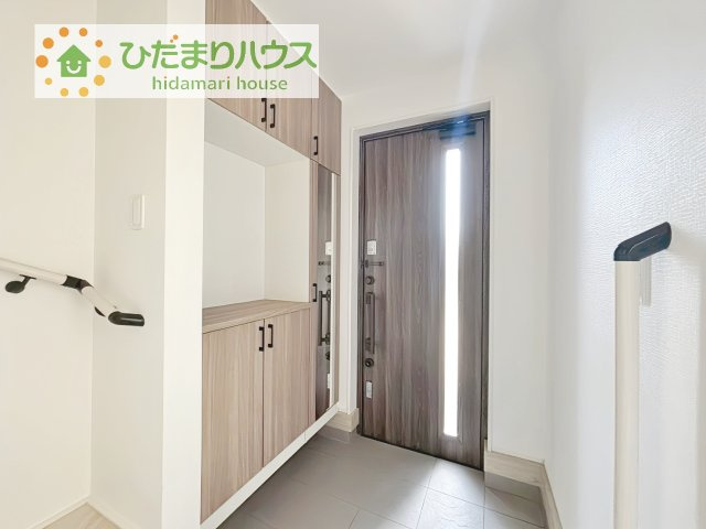 【玄関】 | 我孫子市南青山第１期　新築戸建 | スニーカーマニアも納得の天井まであるシューズボックス!(^^)!