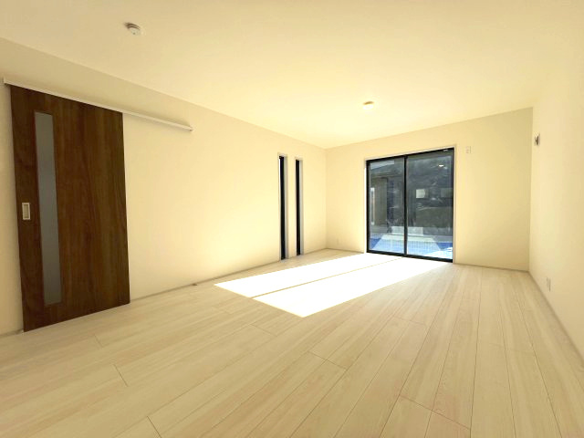 あきる野市野辺　新築戸建全2棟の居間・リビング|家族が増えても住み続けられるお家です!