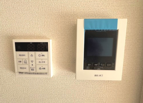 あきる野市野辺　新築戸建全2棟のその他|給湯器リモコン＋TVモニター付きインターホンあり