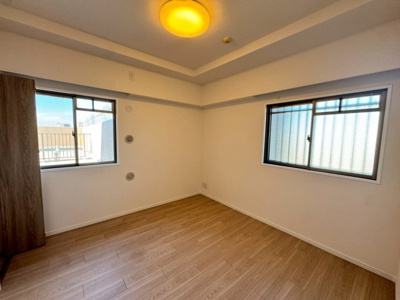 【洋室】 | ファミール長居公園 | ２面採光の居室もありますよ！明るい住まいに気持ちも明るくなりますね！