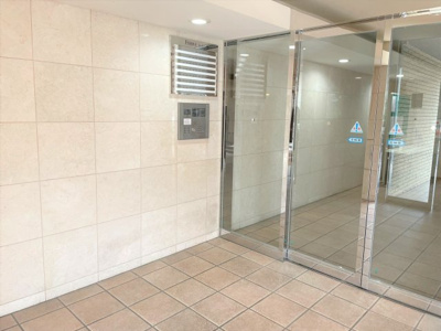 【その他共用部分】 | ファミール長居公園 | オートロックですので、セキュリティ面も安心ですよ！