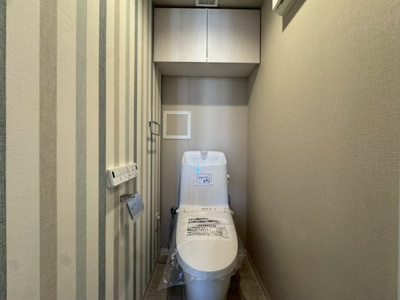 【トイレ】 | ファミール長居公園 | 【トイレ新調】温水便座洗浄便座ですので、寒い日も温かい便座で安心して使用していただけますよ！