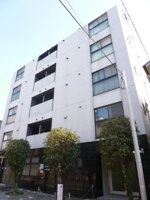 【外観】 | シンシア東中野 | 鉄筋コンクリート造のがっちりとした建物。