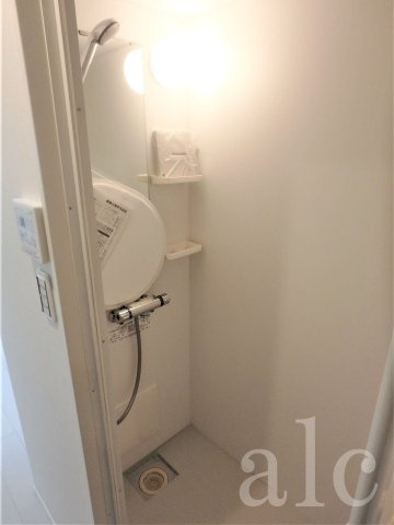 ハーモニーテラス和泉のシャワールーム|すっきりとしたシャワールームです