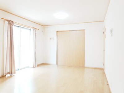 【居間・リビング】 | 三重郡川越町大字当新田 | ＬＤＫ