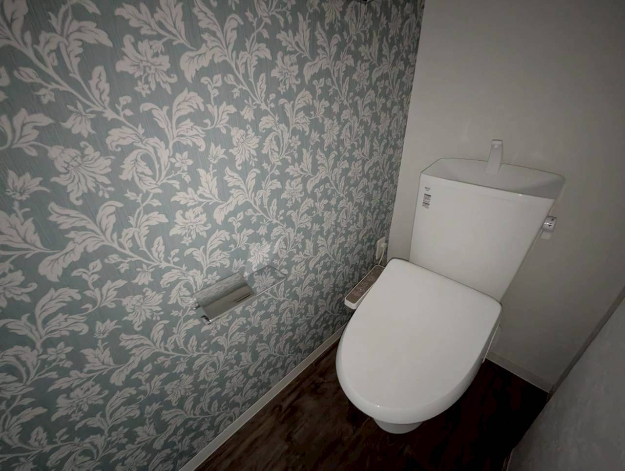 ONLYONE川西藤の木のトイレ