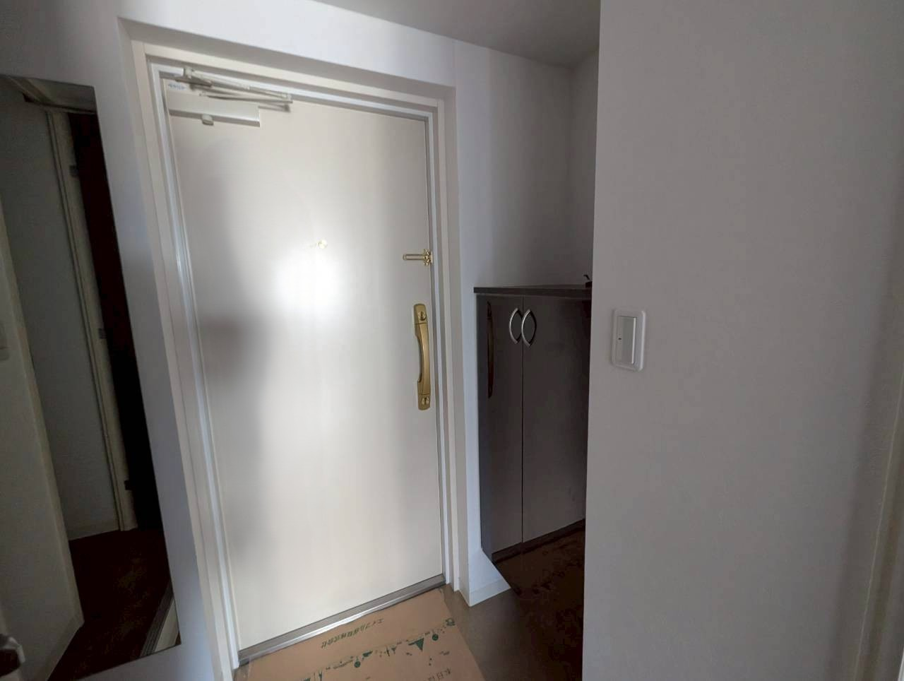 ONLYONE川西藤の木の玄関