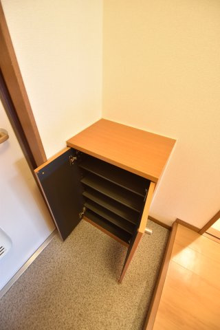 大阪市都島区中野町４丁目の賃貸マンションの玄関