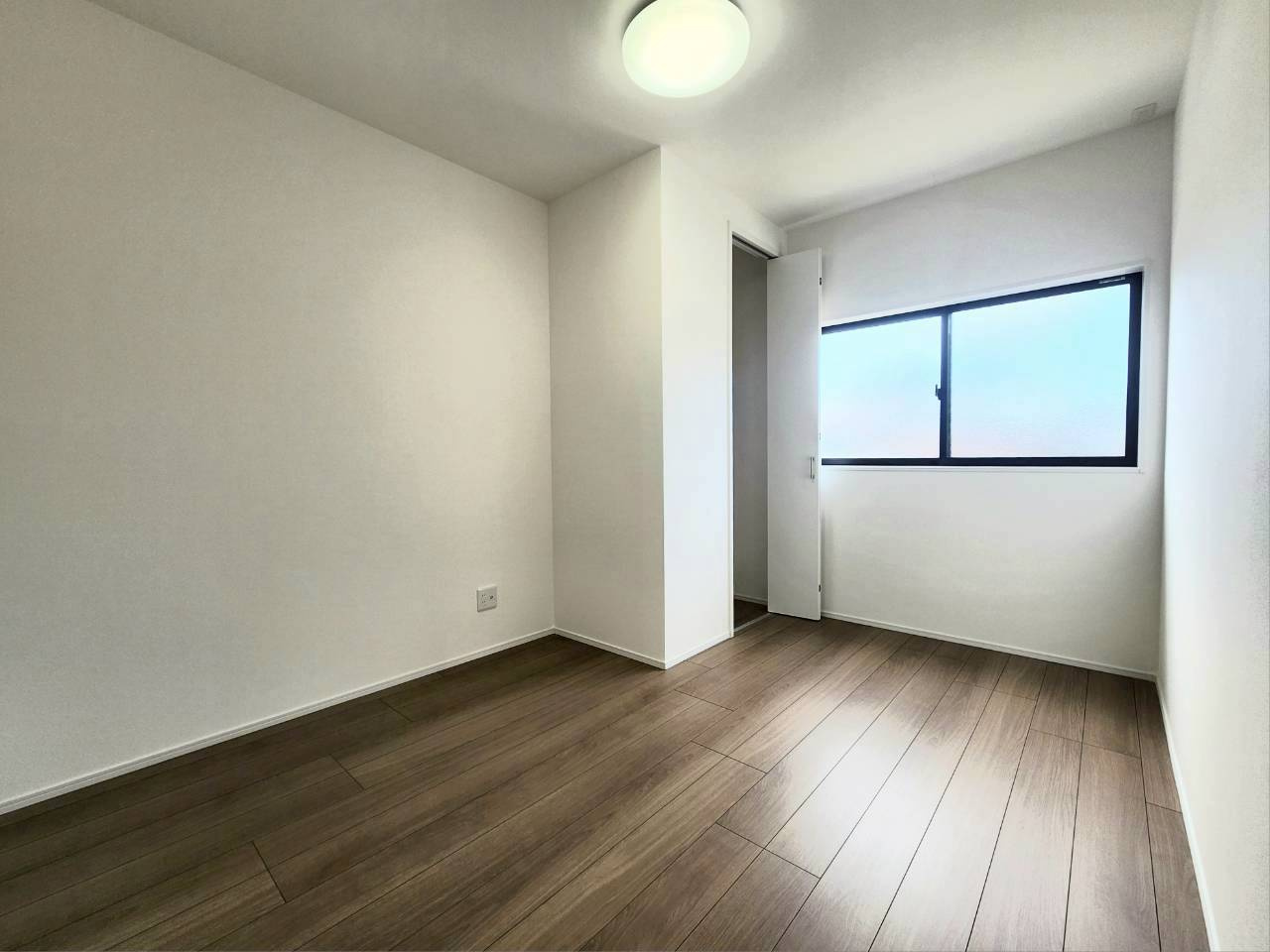 RESET HOUSE－リセットハウス－八幡西区楠北3丁目の洋室|1階5.9帖洋室です♪