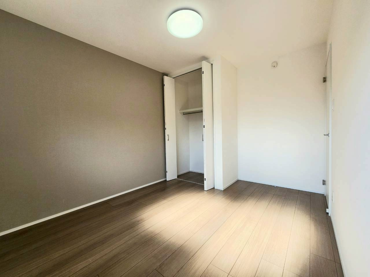 RESET HOUSE－リセットハウス－八幡西区楠北3丁目の洋室|2階6.1帖洋室です♪