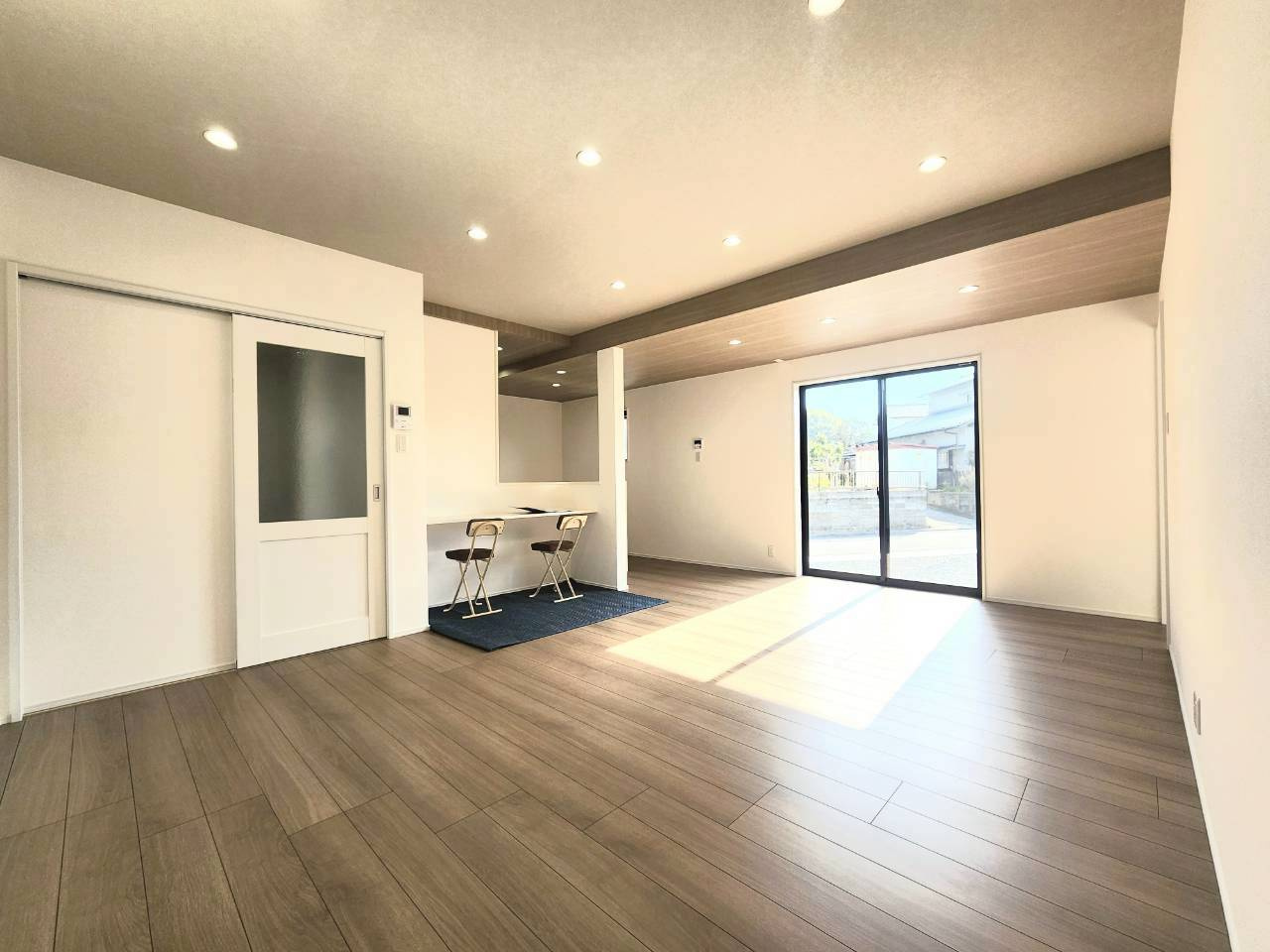 【居間・リビング】の画像