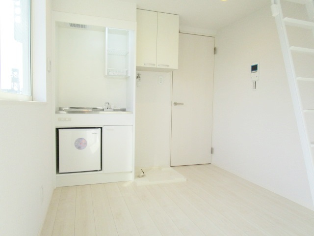 コンフォルタ飛鳥山の洋室|人気のホワイトフローリングです。