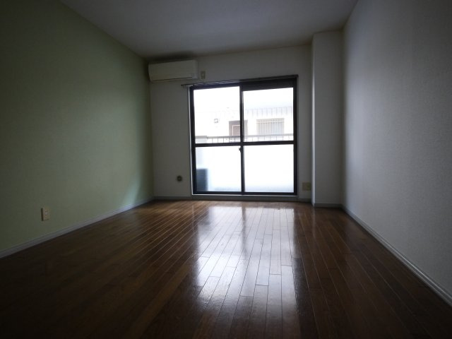 プリムローズヒルの内装|明るい室内です