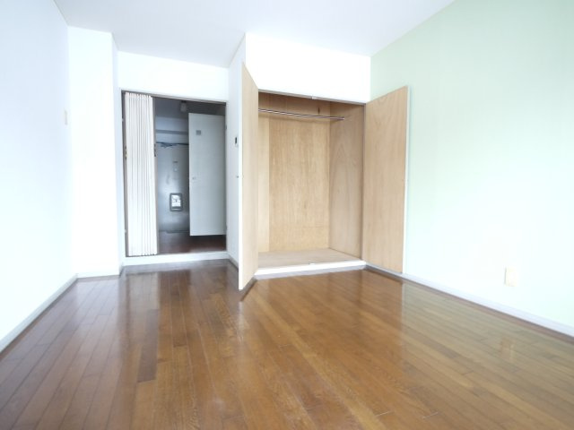 プリムローズヒルの収納|便利な収納スペースです