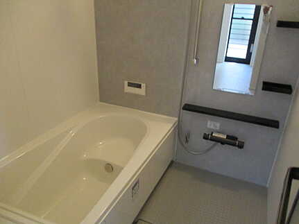 広島市佐伯区五日市中央５丁目の浴室