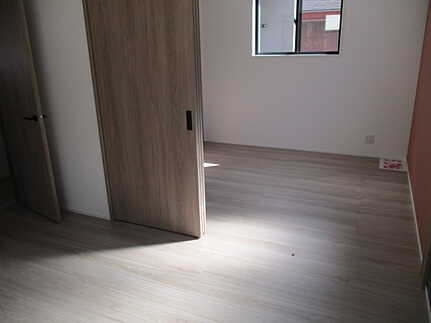 広島市佐伯区五日市中央５丁目の洋室