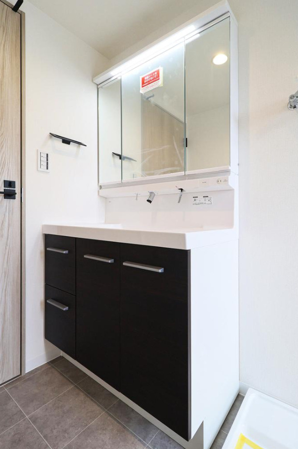 あざみ野団地3-3‐1号棟【仲介手数料無料】の独立洗面台