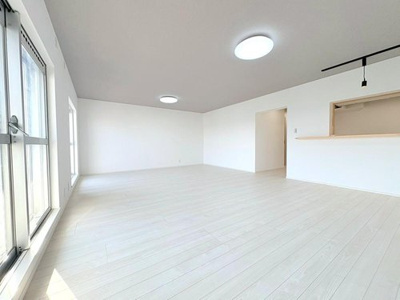 【居間・リビング】 | コーポ下鶴間 | 使いやすいリビングです