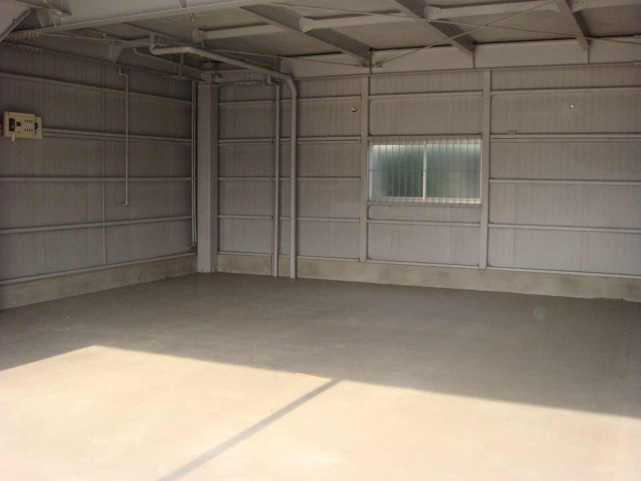 東山1丁目倉庫付事務所の内装