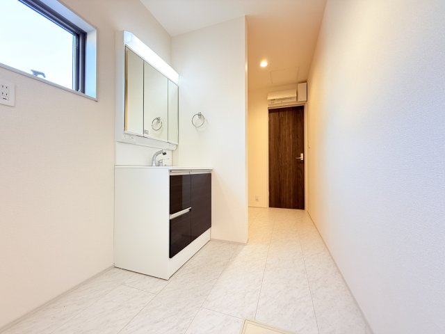 第1石岡市下林　新築戸建の独立洗面台