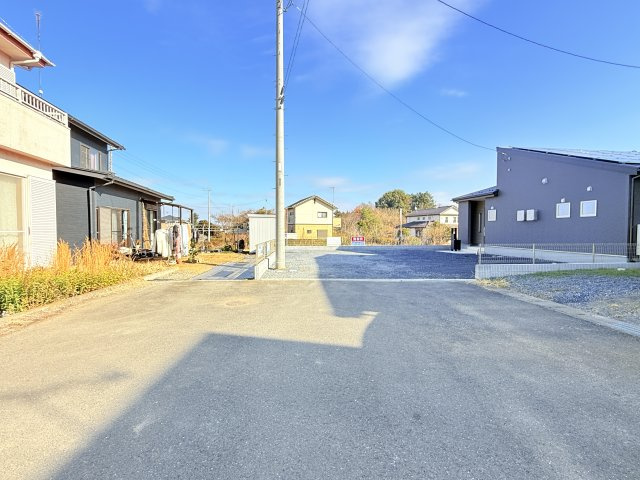 第1石岡市下林　新築戸建の前面道路含む現地写真