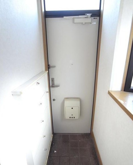 ファミールNの玄関