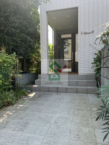 リジョイスのエントランス