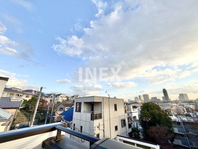 横浜市神奈川区栗田谷の一戸建ての展望