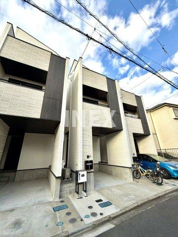 横浜市神奈川区栗田谷の一戸建ての外観