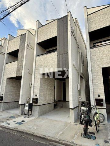 横浜市神奈川区栗田谷の一戸建ての外観
